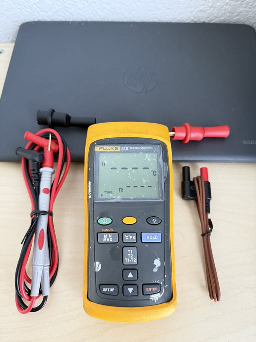 FLUKE 52 II THERMOCOUPLE THERMOMETER W / PROBE & LEADS - FREE SHIPPING