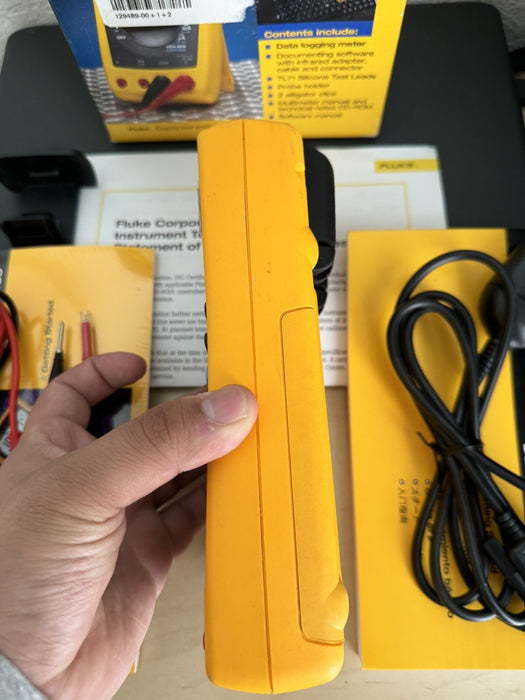 Fluke 189/FVF Combo Pack True RMS Digital Multimeter / SHIPS FAST (RARE ITEM)