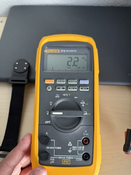 FLUKE 27 II INDUSTRIAL DIGITAL MULTIMETER W/ LEADS & STRAP  (PERFECT CONDITION)
