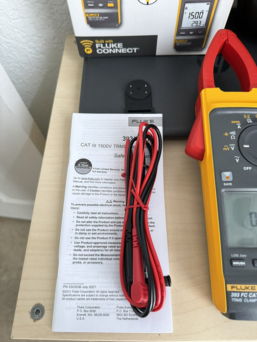 FLUKE 393 FC CAT III 1500 V True-rms Clamp Meter (NEW SEALED) - SHIPS FAST