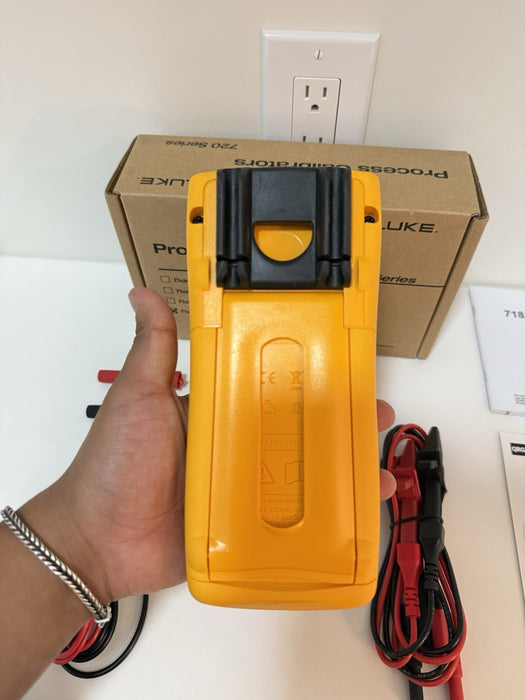 FLUKE 726 PRECISION MULTIFUNCTION CALIBRATOR (TESTED) NEW SEALED - FREE SHIPPING