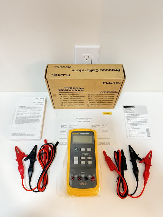 FLUKE 712 RTD CALIBRATOR (NEW FACTORY SEALED) SHIPS FAST - FREE SHIPPING (RARE)