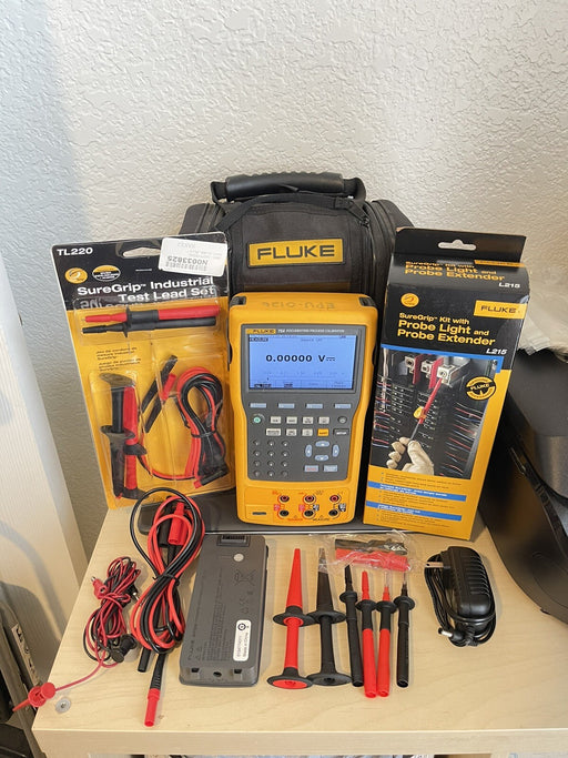 Fluke 754 Documenting Process Calibrator with HART Communication W/ NÉW TL220