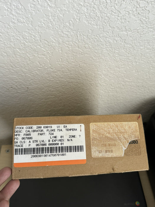 FLUKE 724 TEMPERATURE CALIBRATOR METER / NEW SEALED - FREE SHIPPING
