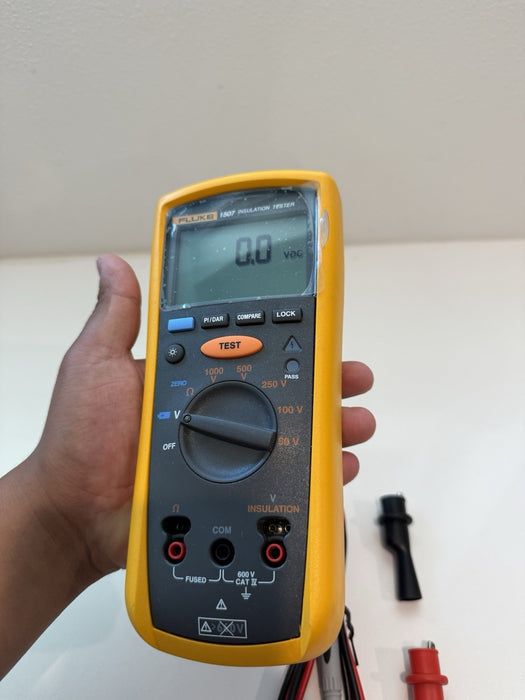 FLUKE 1507 INSULATION MULTIMETER W/ LEADS & CLIPS - SHIPS FAST
