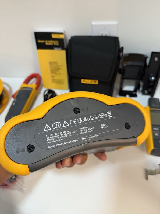 FLUKE SMFT-1000/PRO MULTIFUNCTION PV TESTER & PERFORMANCE ANALYZER (NEW SEALED)