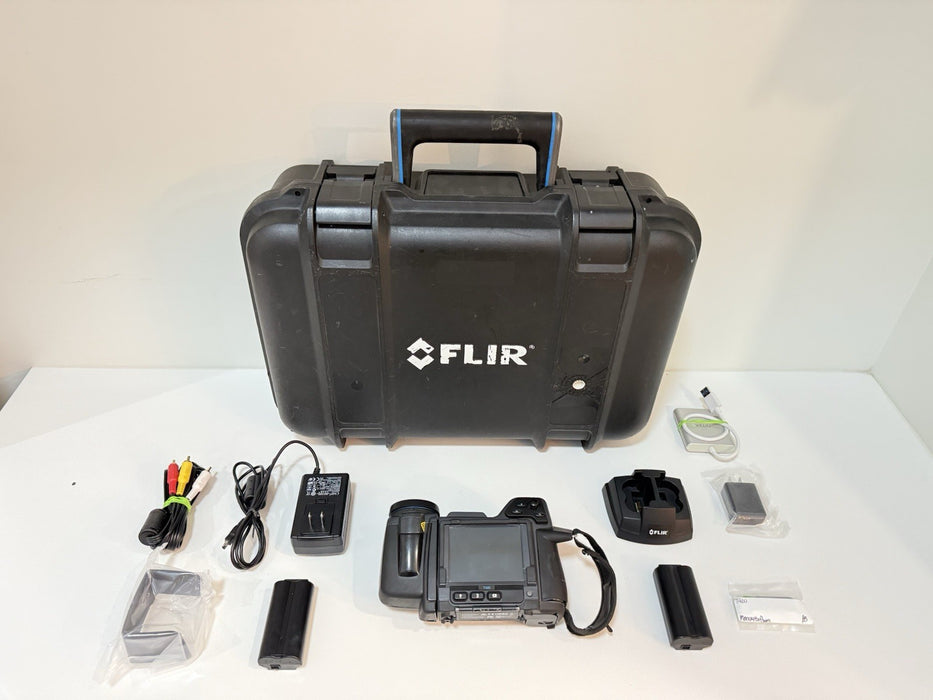 FLIR T420 THERMAL IMAGING CAMERA W/ CHARGER & BATTERIES - FREE SHIPPING (TESTED)