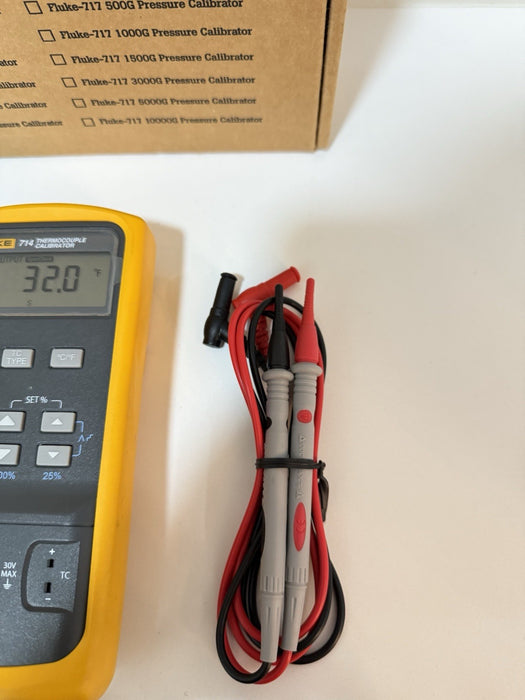 FLUKE 714 THERMOCOUPLE TEMPERATURE CALIBRATOR (NEW FACTORY SEALED) SHIPS FAST