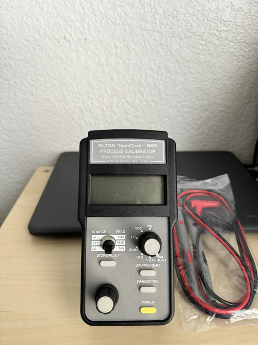 ALTEK 820 PROCESS CALIBRATOR W/LEAD SET - FREE SHIPPING (TESTED)