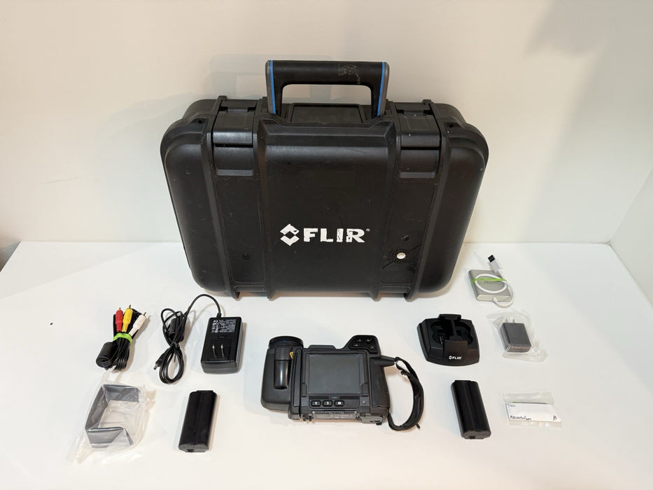 FLIR T420 THERMAL IMAGING CAMERA W/ CHARGER & BATTERIES - FREE SHIPPING (TESTED)