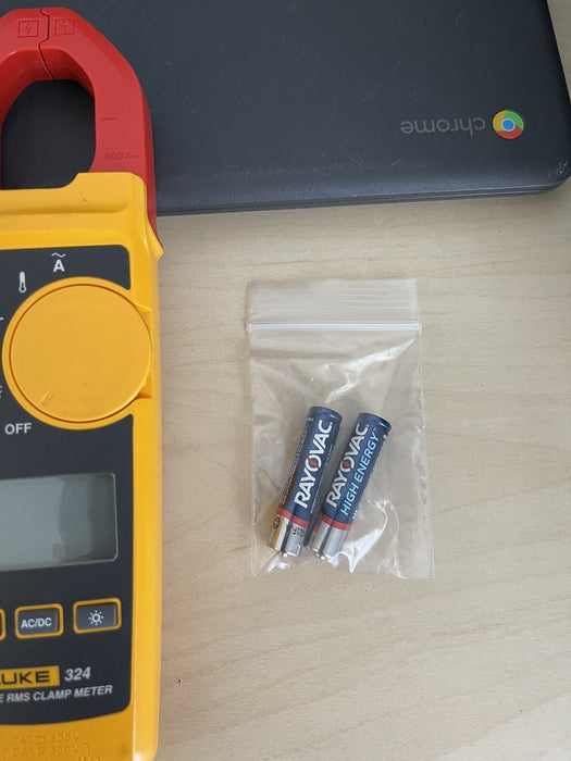 FLUKE 324 CLAMP METER W/ SOFT CASE AND LEADS (SHIPS FAST)