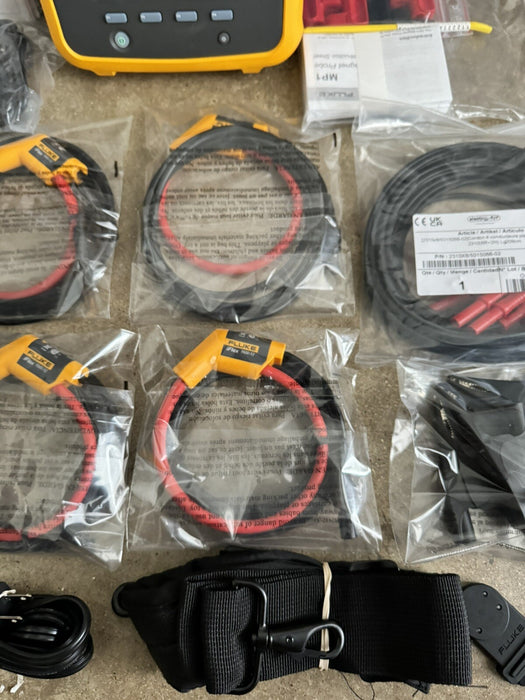 FLUKE 1738/EUS/WWG POWER LOGGER KIT 3 PHASE W/ BAG/FREE SHIPPING/GOOD CONDITION