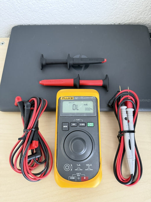 FLUKE 707 INDUSTRIAL LOOP CALIBRATOR METER (SHIPS FAST) W/ LEADS