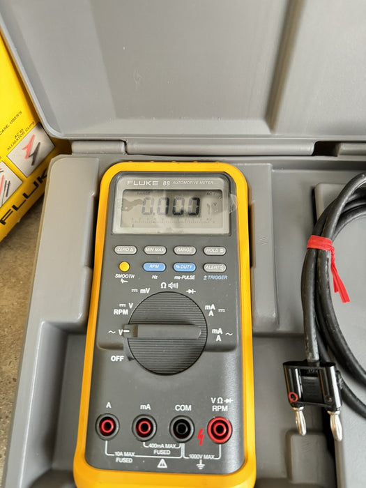 Fluke 88 Automotive Meter Multimeter with RPM and Accessories / SHIPS FAST