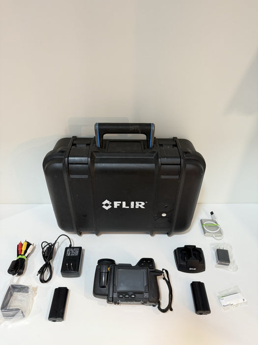 FLIR T420 THERMAL IMAGING CAMERA W/ CHARGER & BATTERIES - FREE SHIPPING (TESTED)