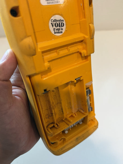 FLUKE 189 TRUE RMS MULTIMETER (PARTS ONLY)  FOR PARTS - SHIPS FAST