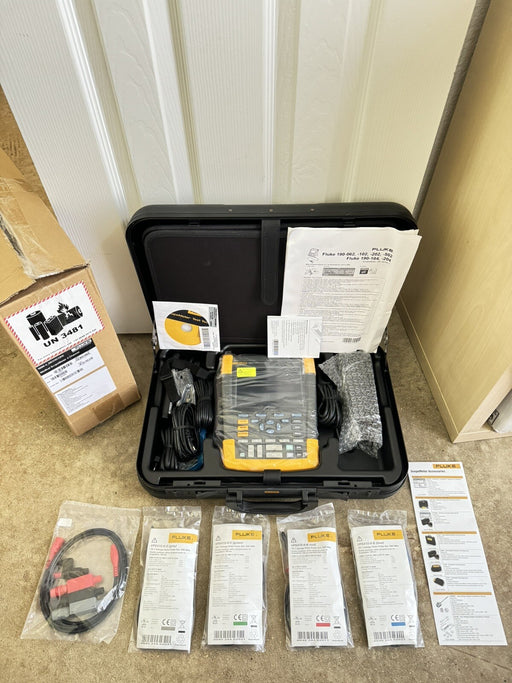 Fluke 190M-4 4 Channel 200 MHz Medical ScopeMeter / NEW SEALED - FREE SHIPPING
