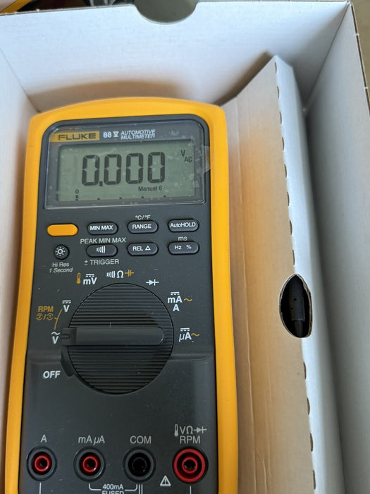 FLUKE 88V AUTOMOTIVE MULTIMETER (NEW FACTORY SEALED) SHIPS FAST