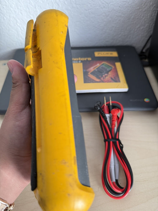 FLUKE 87 III TRUE RMS MULTIMETER W/ LEADS & MANUALS - SHIPS FAST