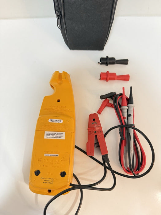 FLUKE 773 MILLIAMP CLAMP METER / W BAG & LEADS (TESTED) SHIPS FAST
