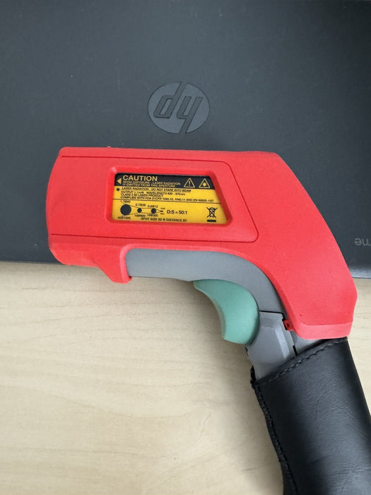 Fluke 568EX intrinsically safe IR thermometer with case