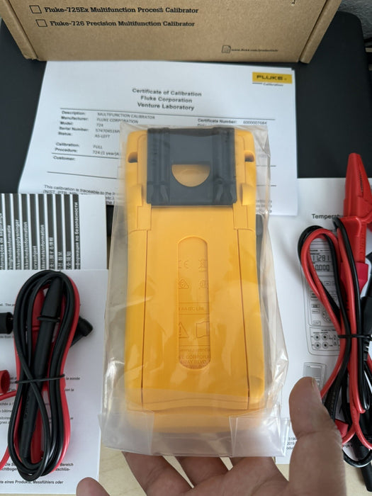FLUKE 724 TEMPERATURE CALIBRATOR - CALIBRATED 2022 / NEW SEALED - FREE SHIPPING