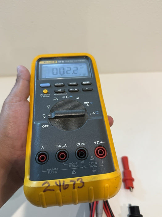 FLUKE 87 III TRUE RMS MULTIMETER W/LEADS & CLIPS - SHIPS FAST (CALIBRATED 2027)