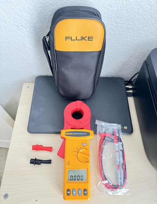 FLUKE 1630 EARTH GROUND CLAMP W/ BAG & LEADS - FREE SHIPPING / PERFECT CONDITION