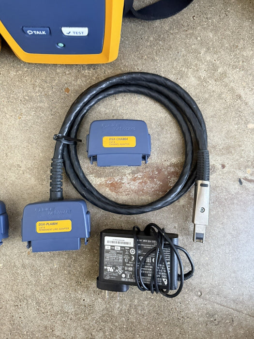 FLUKE NETWORKS DSX-8000 CABLE CERTIFIER TETSER KIT (CALIBRATED 2023-2024)