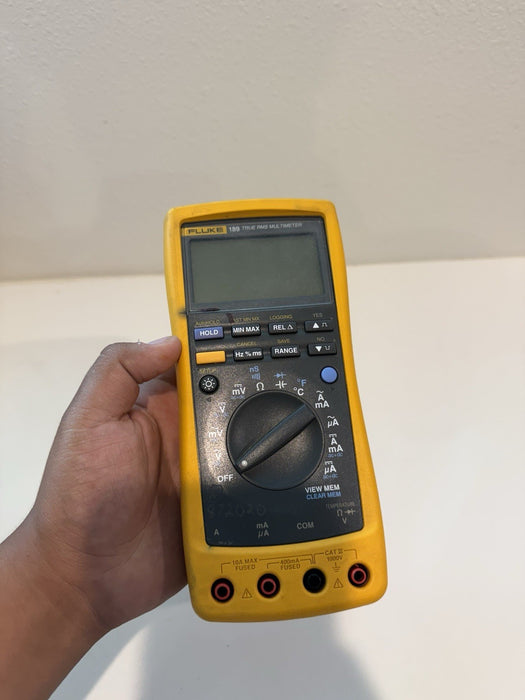 FLUKE 189 TRUE RMS MULTIMETER (PARTS ONLY)  FOR PARTS - SHIPS FAST