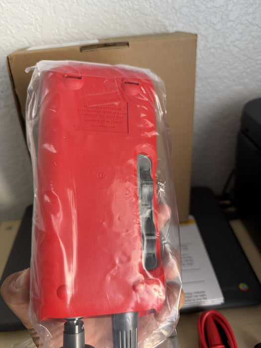 FLUKE 718EX300G INTRINSICALLY SAFE PRESSURE CALIBRATOR (FACTORY SEALED) MFD2024