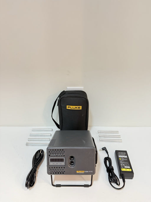 FLUKE 9102S DRY-WELL CALIBRATOR W/BAG & CHARGER - SHIPS FAST