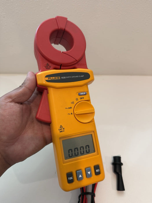 FLUKE 1630 EARTH GROUND CLAMP W/ LEADS - FREE SHIPPING / PERFECT CONDITION