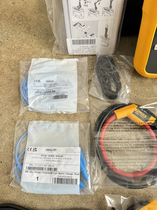 FLUKE 1738/EUS/WWG POWER LOGGER KIT 3 PHASE W/ BAG/FREE SHIPPING/GOOD CONDITION