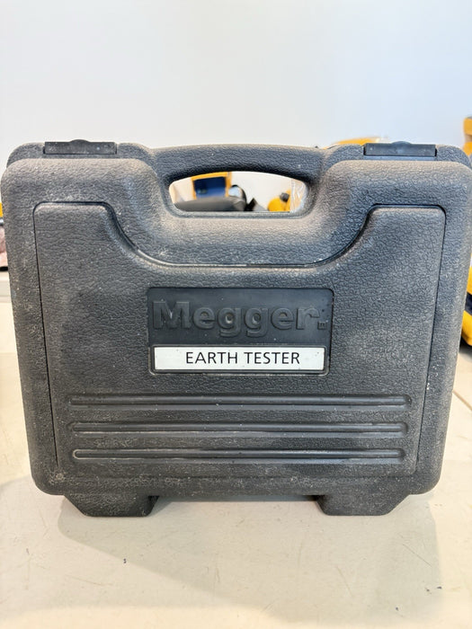 MEGGER DET3TD EARTH TESTER W/ACCESSORIES & CASE (TESTED) SHIPS FAST