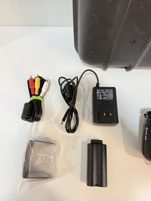 FLIR T420 THERMAL IMAGING CAMERA W/ CHARGER & BATTERIES - FREE SHIPPING (TESTED)