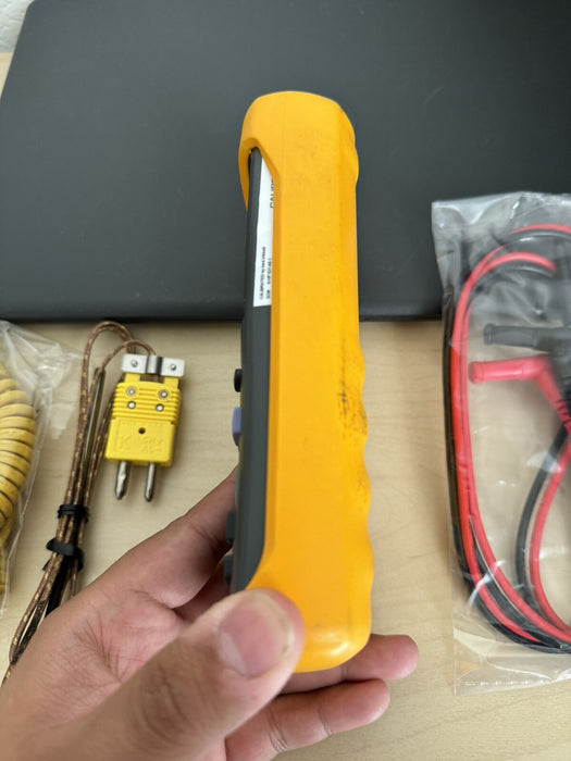 FLUKE 54 IIB 2 CHANNEL THERMOCOUPLE THERMOMETER W/PROBES -FREE SHIPPING (TESTED)