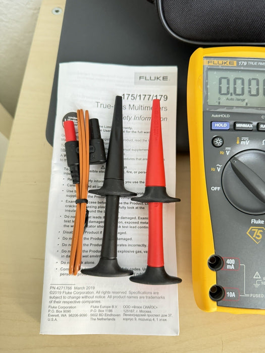 Fluke 179/EDA2 True RMS Digital Multimeter & Accessory Combo Kit