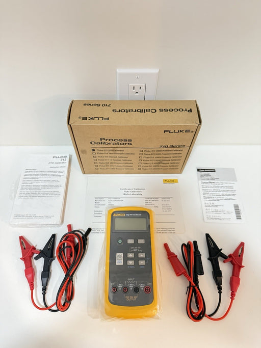 FLUKE 712 RTD CALIBRATOR (NEW FACTORY SEALED) SHIPS FAST - FREE SHIPPING (RARE)