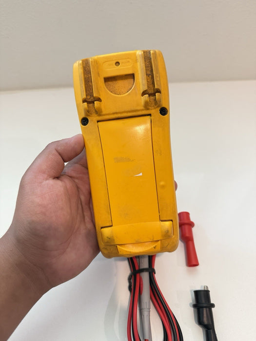 FLUKE 179 TRUE RMS MULTIMETER W/LEADS & CLIPS - SHIPS FAST