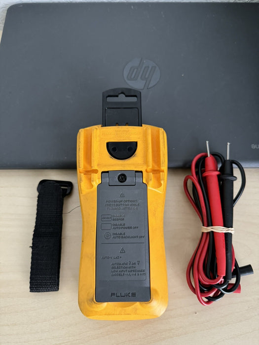 Fluke 117 True RMS Digital Multimeter with Integrated Voltage Detection W/LEADS