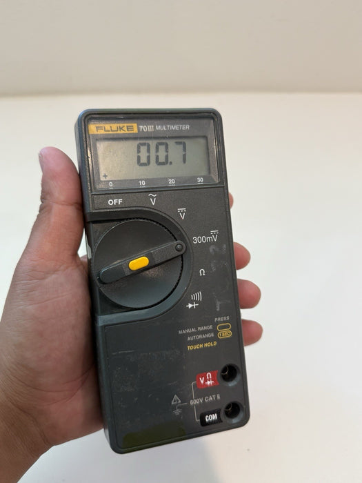 FLUKE 70III MULTIMETER (PARTS ONLY) FOR PARTS - SHIPS FAST