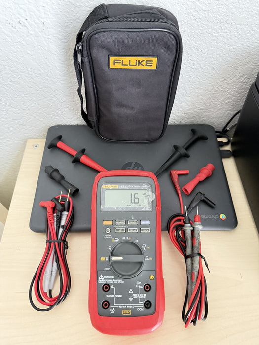 FLUKE 28 II EX TRUE RMS MULTIMETER W / LEADS & BAG - FREE SHIPPING (TESTED)