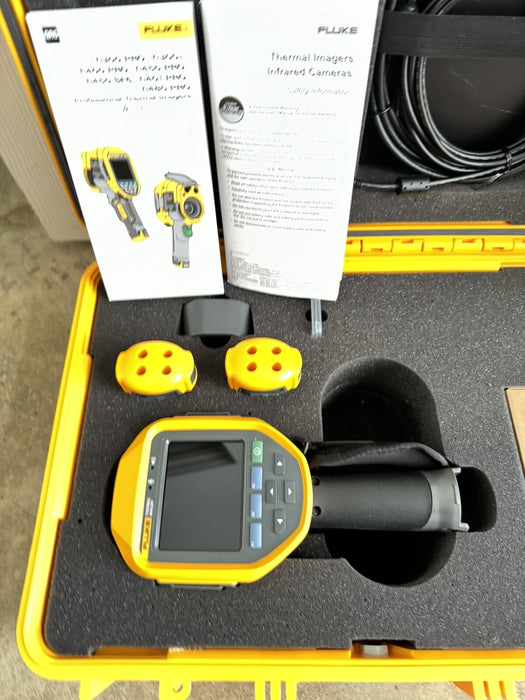 FLUKE TI480PRO IR CAMERA 60HZ, 640 X 480 , 2 BATTERIES W/ CHARGE & CASE / NEW