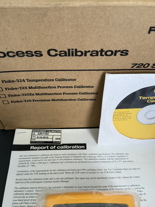 FLUKE 724 TEMPERATURE CALIBRATOR METER / NEW SEALED - FREE SHIPPING