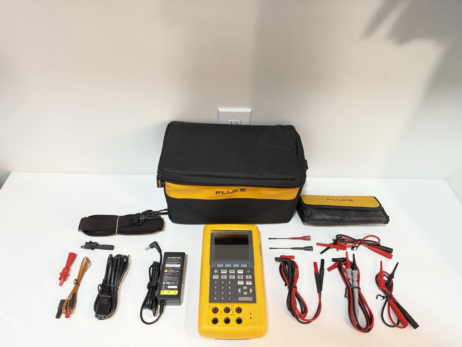 FLUKE 744 PROCESS CALIBRATOR W/ NEW LEAD SET & BAG (TESTED) SHIPS FAST