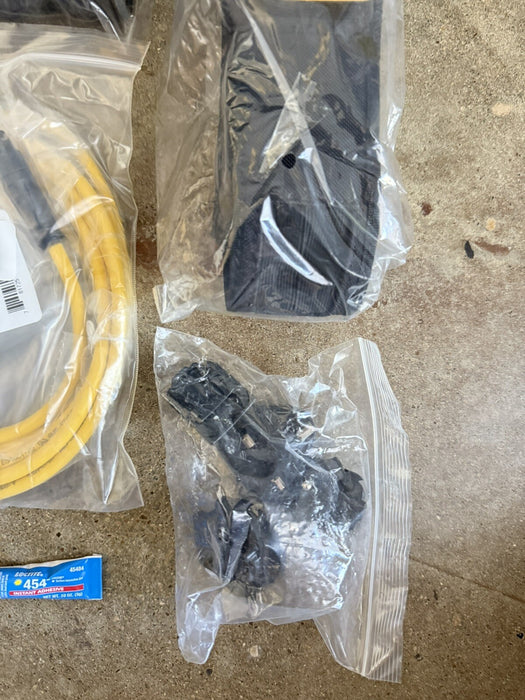 FLUKE 810 VIBRATION TESTER W /TACHOMETER & TRIAXIAL ACCELEROMETER/FREE SHIPPING