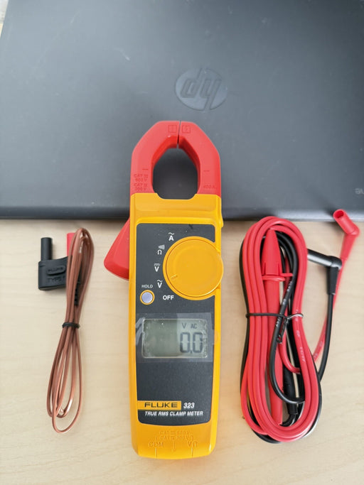 FLUKE 323 TRUE RMS CLAMP METER W/ LEADS & PROBE (NEW) SHIPS FAST