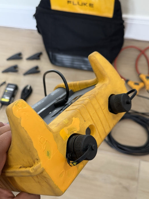 FLUKE 1735 POWER LOGGER W/ PROBES & CASE & CHARGER - FREE SHIPPING (SEE PICS)