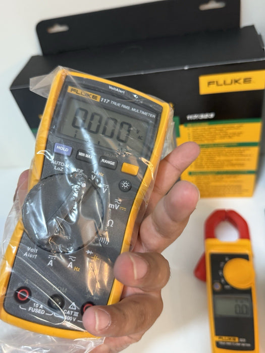 FLUKE 117/323KIT ELECTRICIAN’S COMBO KIT (NEW FACTORY SEALED) SHIPS FAST